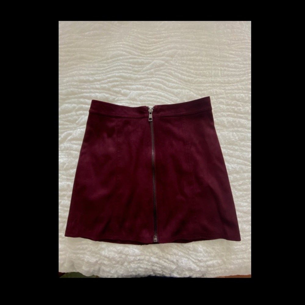 Burgundy suede skirt - Picture 1 of 1